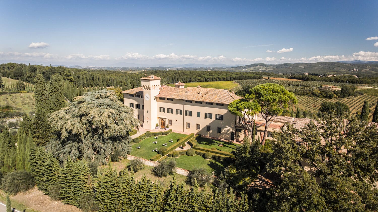 COMO Castello Del Nero como hotel and resorts new wellness retreats wellness italy