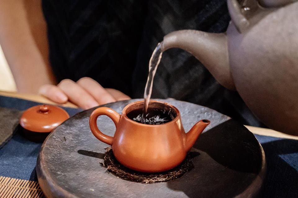 best teashops in hong kong, traditional tea houses, tea ceremonies, tea culture, green tea, wellness tea