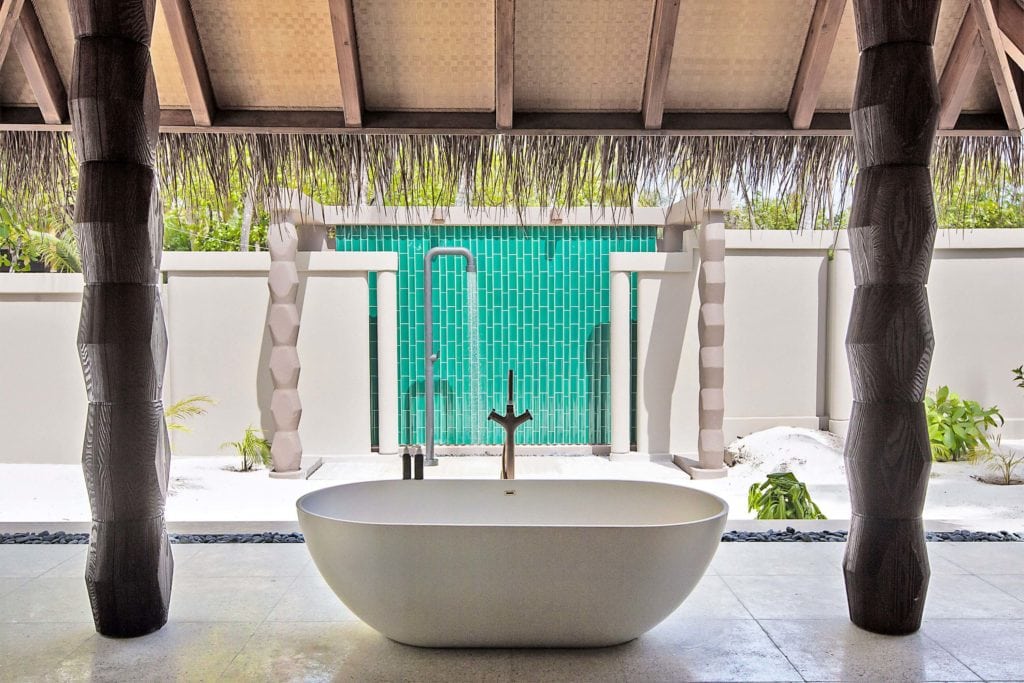 8 Luxury Hotel Baths We Love