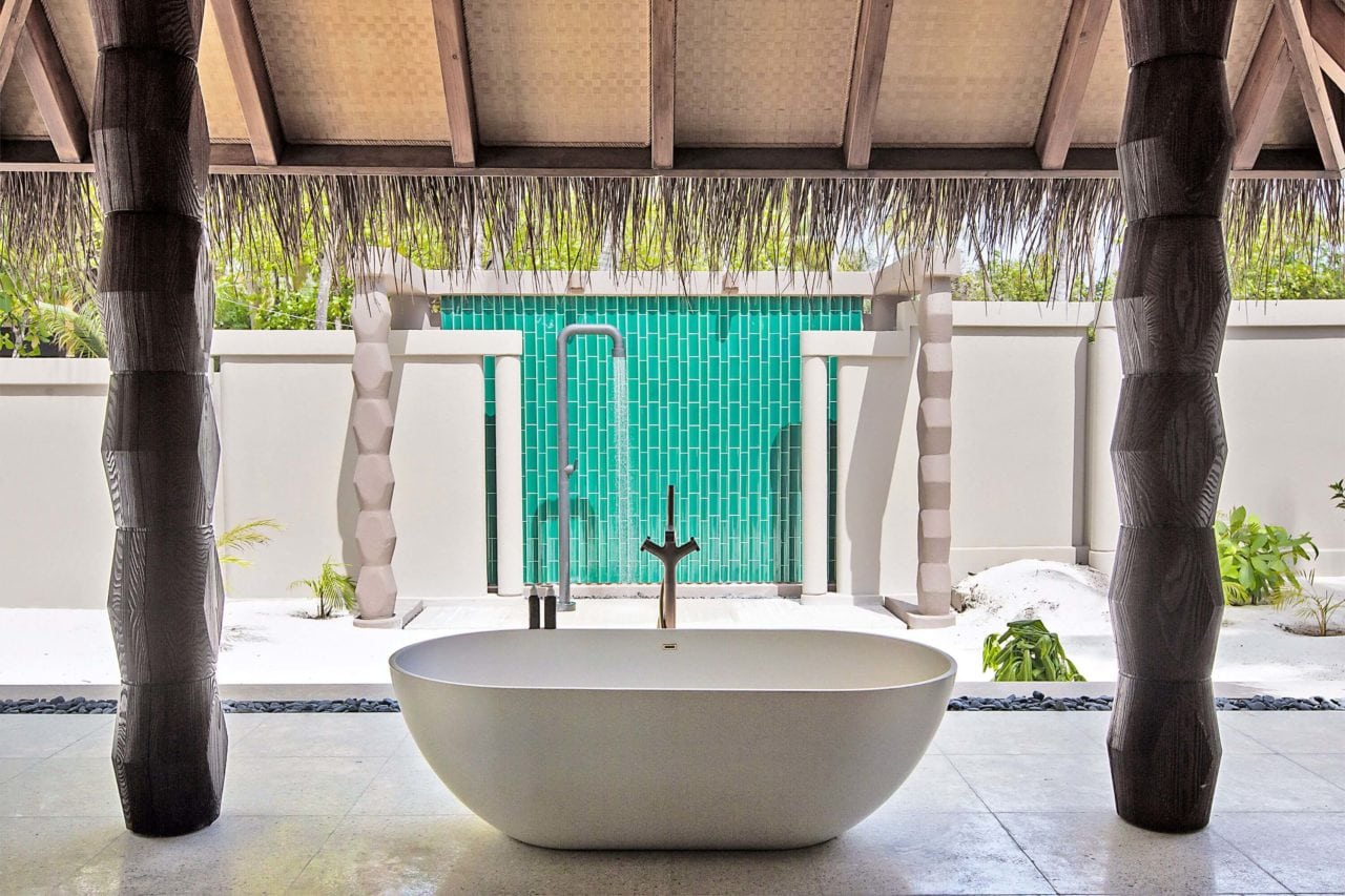 8 Luxury Hotel Baths We Love