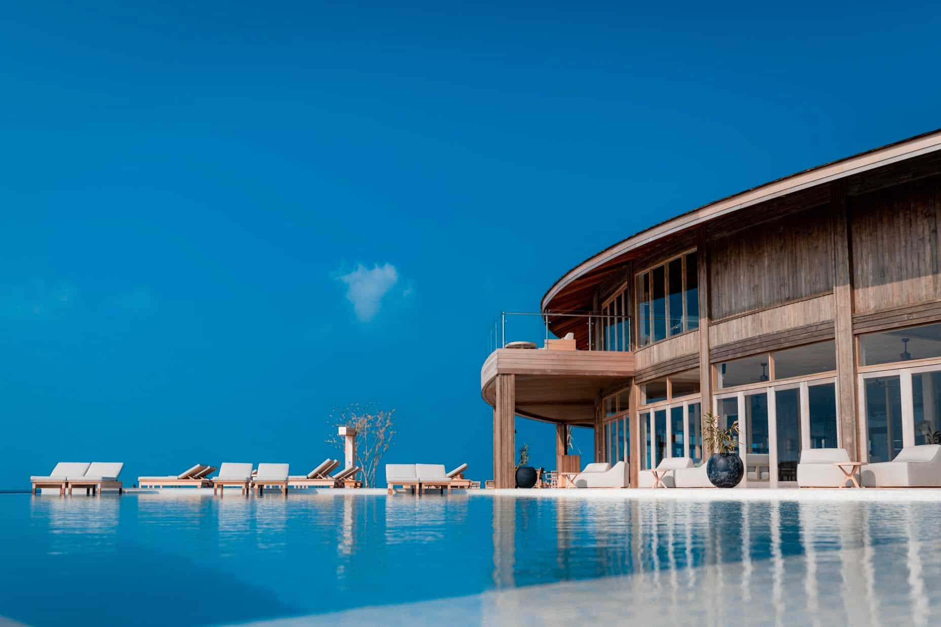 4 Luxury Wellness Retreats Around The Globe Which Offer Diving - Luxury High-Rise Apartments With Wellness Retreats